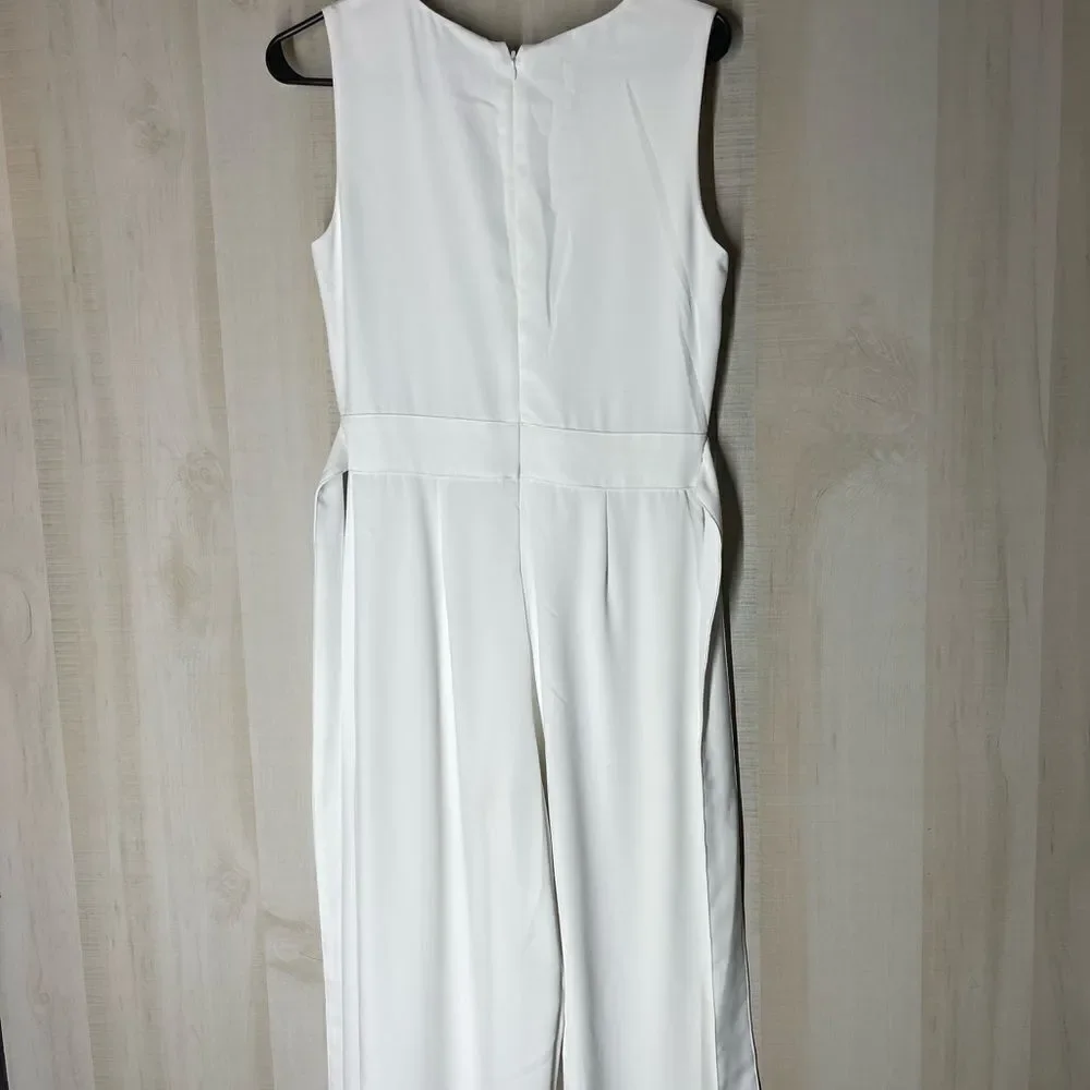CeCe white sleeveless pants‎ romper v neck, size 2